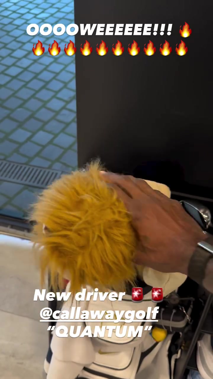 半岛体育官方网站-詹姆斯晒收到全新碳纤维高尔夫球棒：等不及在球场上用它了！