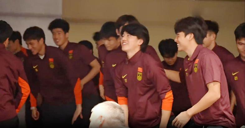 半岛体育官方网站-CCTV5直播中国VS日本！谁敢横刀立马？唯我彭大将军！范志毅辣评